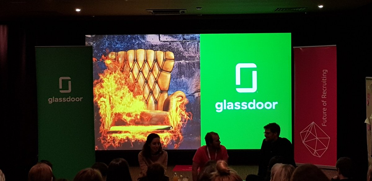 SerenaTansil's tweet image. Der Sessel brennt 🔥 bei Q&amp;amp;A Session mit Glassdoor als #ArbeitgeberBewertungsportal #TFOR wie viele 🌟 habt ihr denn? 😎