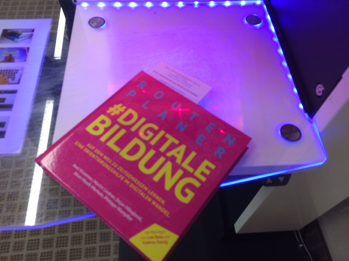 iTOtto's tweet image. #RoutenplanerBuch #digihh

Der #Routenplaner #DigitaleBildung sollte ja in keiner Uni-Bibliothek fehlen. Die Stabi in #Hamburg ist mit gutem  Beispiel vorangegangen: