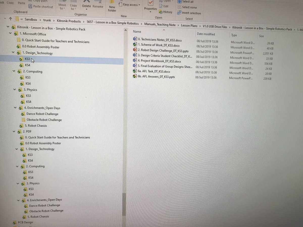 DKitronik's tweet image. A #teacher asked what are the resources in #LessonInABox Here’s a quick pic of what’s on the included USB stick. Working with @Ka81 we’ve put everything you need to teach, customisable for your #school #edutwitter #edtech #makerEd
