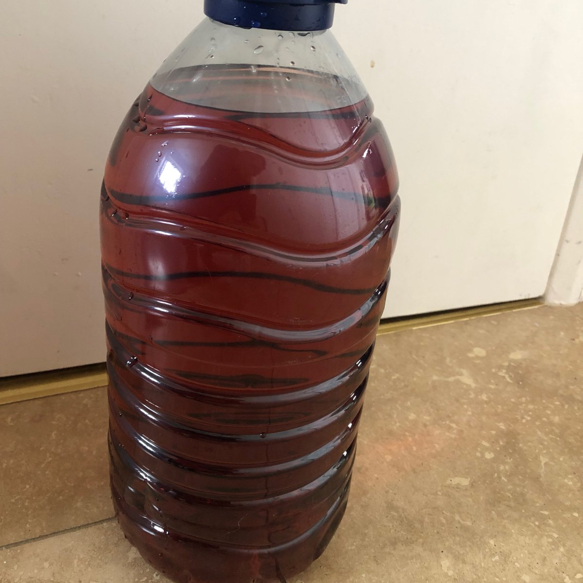 GreenBoxFA's tweet photo. The average adult has between 5 and 6 litres of blood in them. We are taking this 5 litre bottle of blood to a school today to show them how much you can loose before the body is in trouble. How much do you think? #firstaidforschools #hypovolaemicshock #bleeding #firstaid https://t.co/AlTHPQeq4q