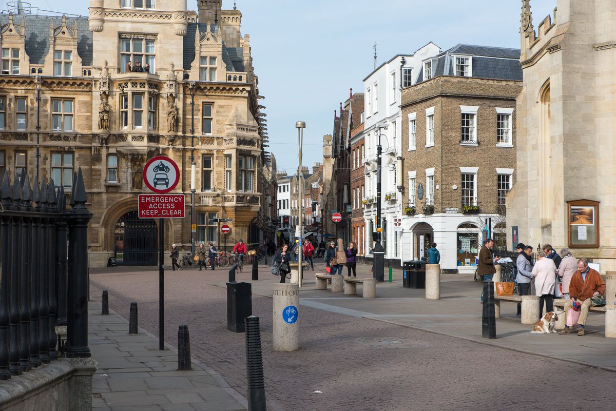We've published a 'vision document' for making central Cambridge's streets and open spaces better, more pleasant places for everyone. Let us know what you think of 'Making Space For People' by 5pm on Monday (14 October) bit.ly/2kEf2A5
