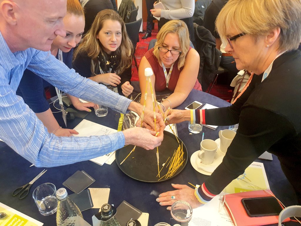 My_Fieldwork's tweet photo. #IPCC19 Interactive sessions well underway this morning #collaboration #sharingpractice #improvinglearning https://t.co/IbUOgF9hZa