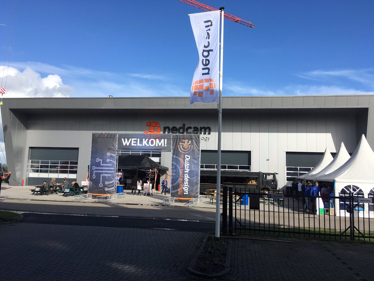 Dutch Design Meets Technology #DDMT19 Mooi nieuw initiatief waar Noord Nederland trots op mag zijn. Innovatieve technologie samen met design en kunst. #MKB, kunst, #design,  studenten en #startups. Dank <a href="/Nedcam/">Nedcam</a> voor de gastvrijheid! FOM ook voor #financiering van #innovatie