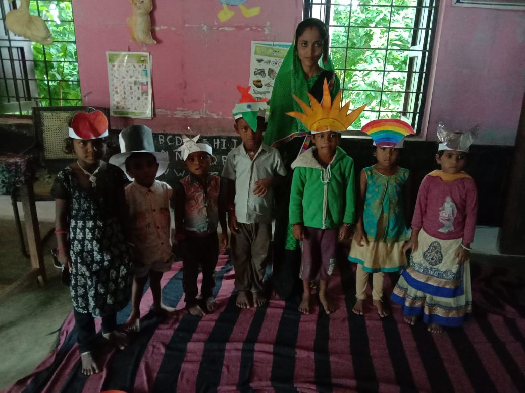 Roshni7862's tweet photo. माननीय मुख्यमंत्री जी आज दिनांक 11-10- 19 को संविदा कर्मचारियों के संबंध में होने वाली बैठक में महिला एवं बाल विकास के ईसीसीई कोऑर्डिनेटर के पद सृजित करवा हम पर कृपा करें हम विश्वास दिलाते हैं कि हम इन बच्चों के भविष्य की मजबूत नींव रखेगे
@ImartiDeviINC @OfficeOfKNath
@SyedZps https://t.co/GHf2zqnkxV