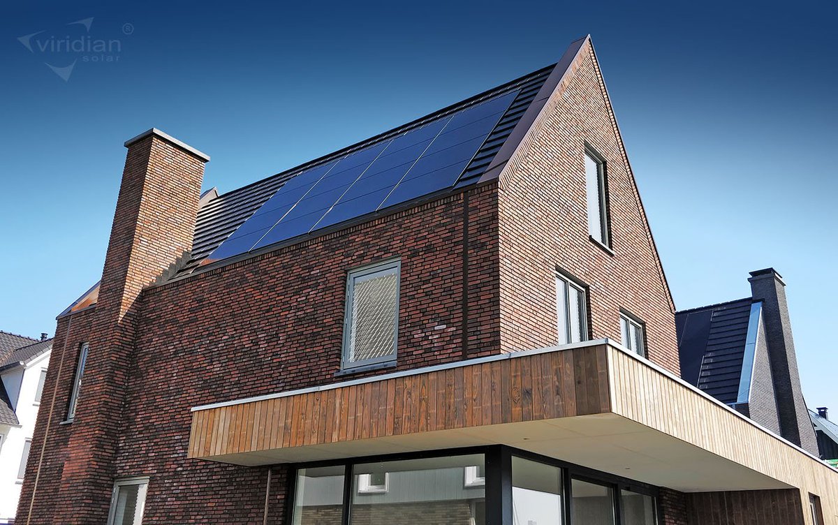 ViridianSolarNL's tweet photo. Happy #FusionFriday!
Vandaag een fraaie installatie #ClearlineFusion #indakzonnepanelen van @ViridianSolar in de regio Veluwe van de provincie Gelderland. Deze installatie werd verzorgd door #Solarmaxx in samenwerking met #VanPijkerenBouw, @vanbuurengroep & #4BLUE.
#FusionRoof https://t.co/grFbHcqb4e
