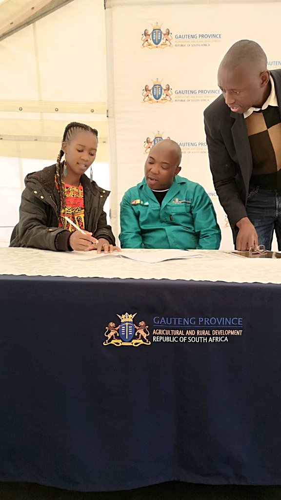 OfficialGDARD's tweet photo. Official signing over of the trucks to the Farmer's #GDARDatwork #GrowingGautengTogether https://t.co/JFFyGPouOj