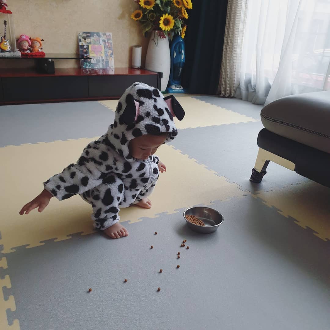 ftjoy's tweet photo. 191011 Minari's sister insta update with Jjangie

Jjangie-ya you are so breathtakingly cute🙊
Aunt is going to work and I gained strength by looking at your photos💗

But you should not bully Lotto🤨

#NephewFool #Jaeyulie #ILoveYou #AlreadyMissingYou https://t.co/0U7U0I3tC5