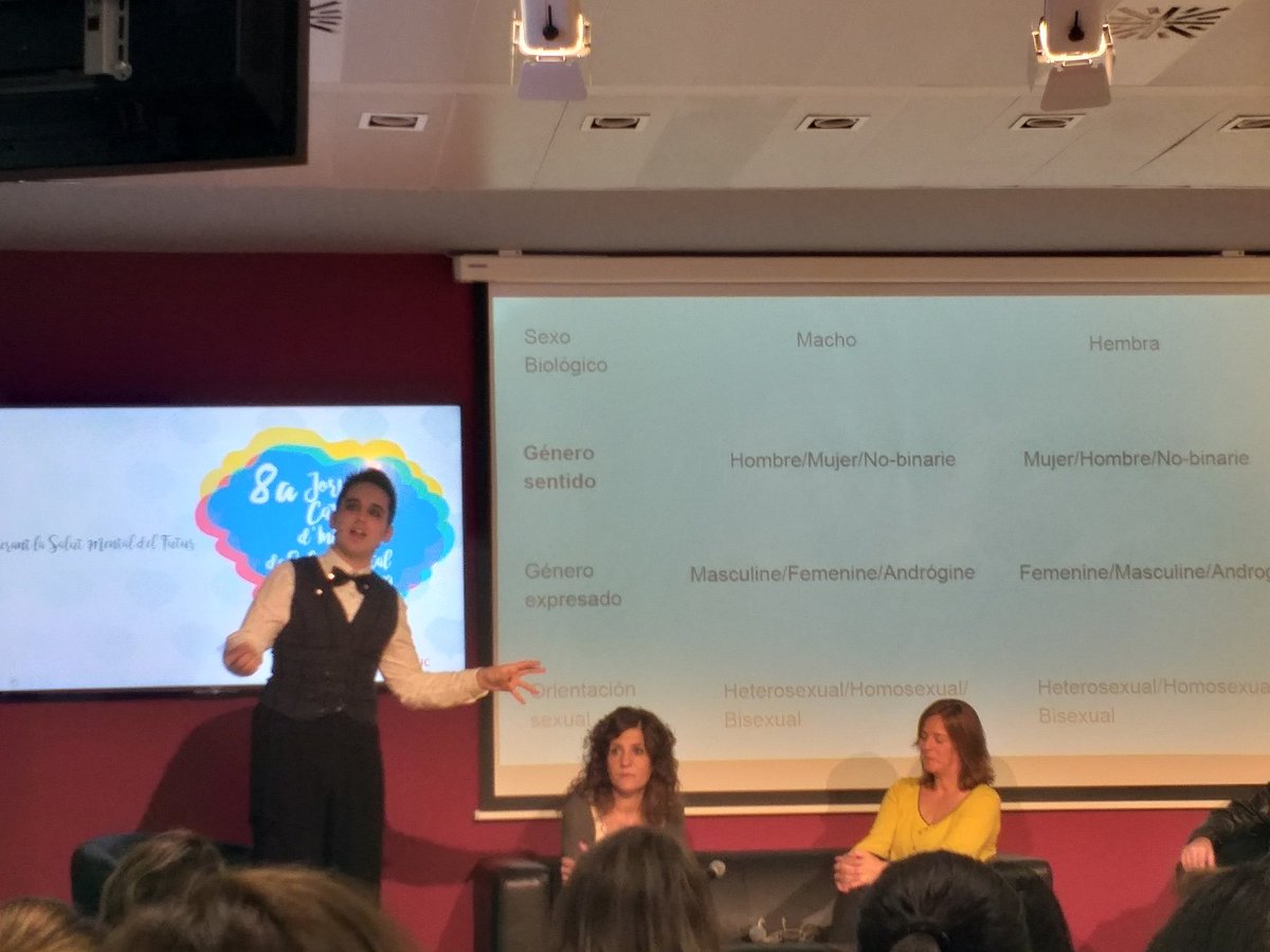 esquinas_pau's tweet image. Charla espectacular de Josè Domínguez Villalta &quot;Els gèneres i la Salut Mental&quot; en las 8a Jornada Catalana d&apos;Infermeria de Salud Mental #InfSM8JC #ascisam #infermers #salutmental #drogodependencias #coib #jornadas #compartir