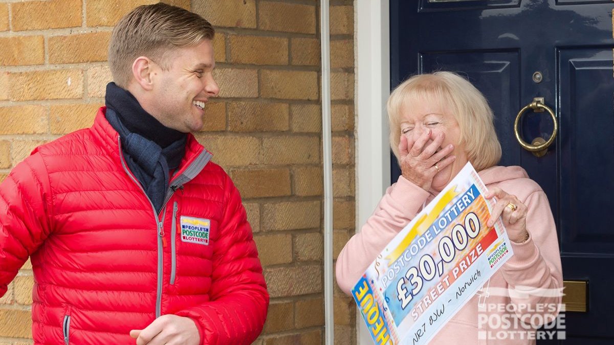 PostcodeLottery's tweet image. The first postcodes were trialled in Norwich way back in 1959!

Norwich has been very lucky before! We had the pleasure of meeting Margaret who scooped a fantastic £30,000! 

#PostcodeIs60 🎉

postcodelottery.co.uk/winners/articl…