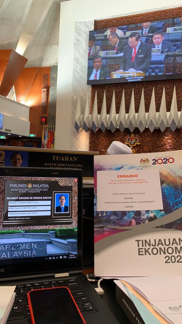 madiustangau's tweet photo. Masih berada di Dewan Rakyat, @ParlimenMy mendengar pembentangan Bajet 2020 Kerajaan Persekutuan Malaysia oleh YB Lim Guna Eng, Menteri Kewangan. @TuaranMP170 @UPKOMalaysia https://t.co/O0q7Bejq4W