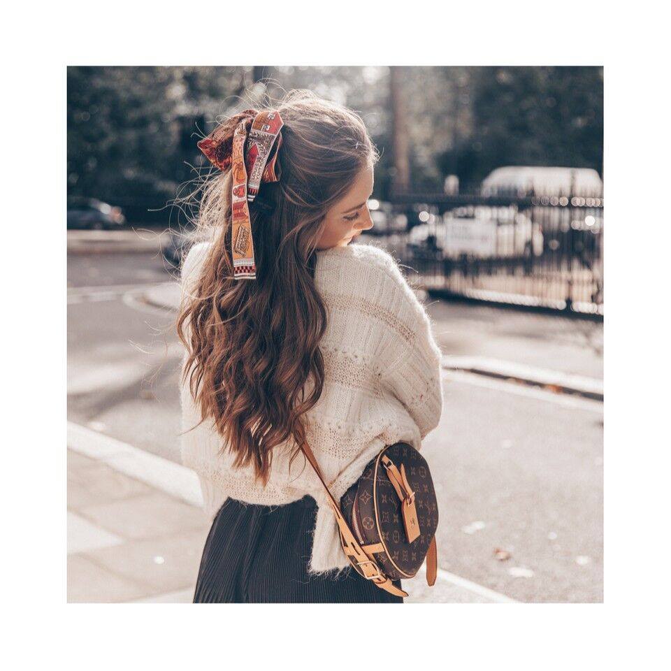 BagButler on X: Two of our @louisvuitton products coming together to  create the cutest autumnal look ⁠🍂 👜LV Boite Chapeau Souple bag ⁠ 🧣LV  Heritage Print Bandeau ⁠ Check out the rest
