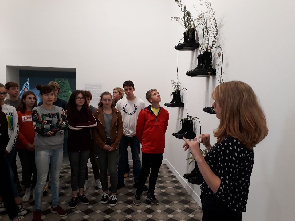 Visite du <a href="/CRPnord/">CRP/ Centre régional de la photographie HdF</a> de Douchy les Mines pour les élèves de 3-4 dans le cadre des portes ouvertes des ateliers d'artistes #poaa <a href="/departement59/">Département du Nord</a> @dsden59Polepeda <a href="/aclille/">Académie de Lille</a> <a href="/JoelleCottenye/">Joëlle Cottenye</a> <a href="/Patrick_Valois/">Patrick VALOIS</a> @VilleWatten