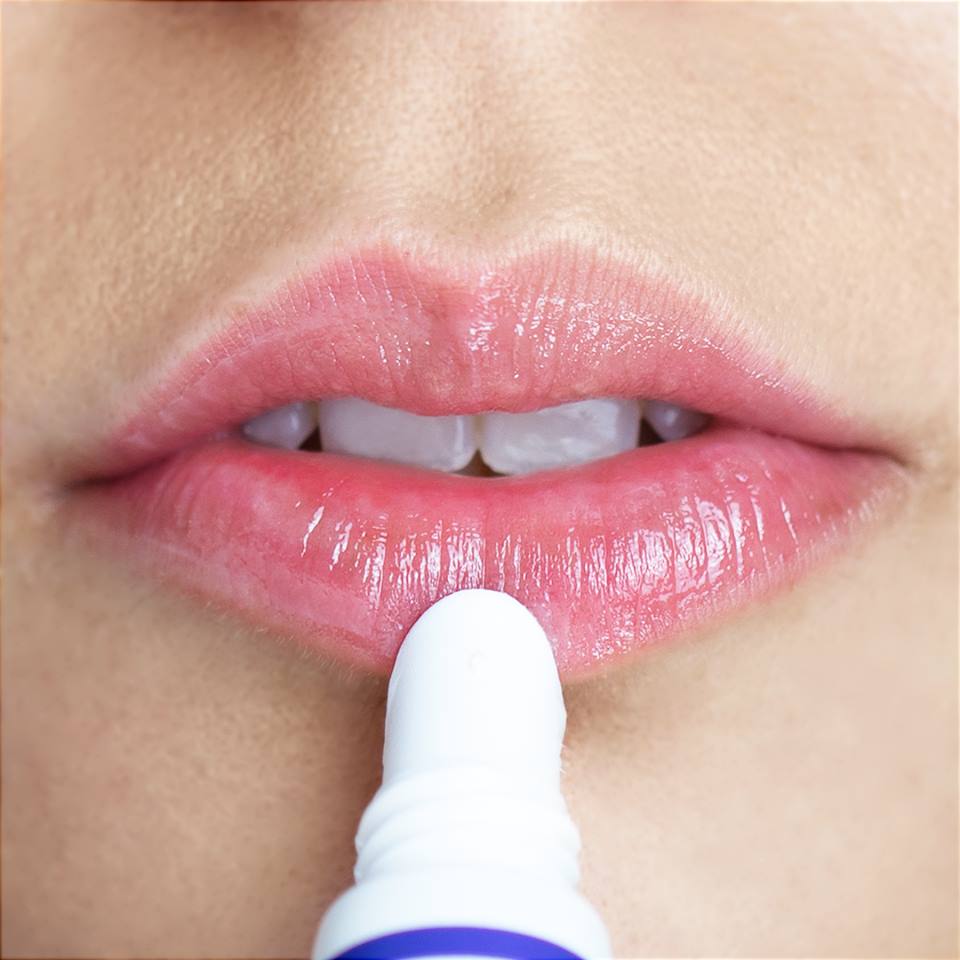 lipsenseuk's tweet photo. Unlike the skin on other parts of the body, lips don’t contain oil-producing glands that can help keep them full of moisture! With our Moisturising lip balm, you can prevent them from drying out and protect them against environmental influences! 
#SheerSense https://t.co/C5V11GKJou