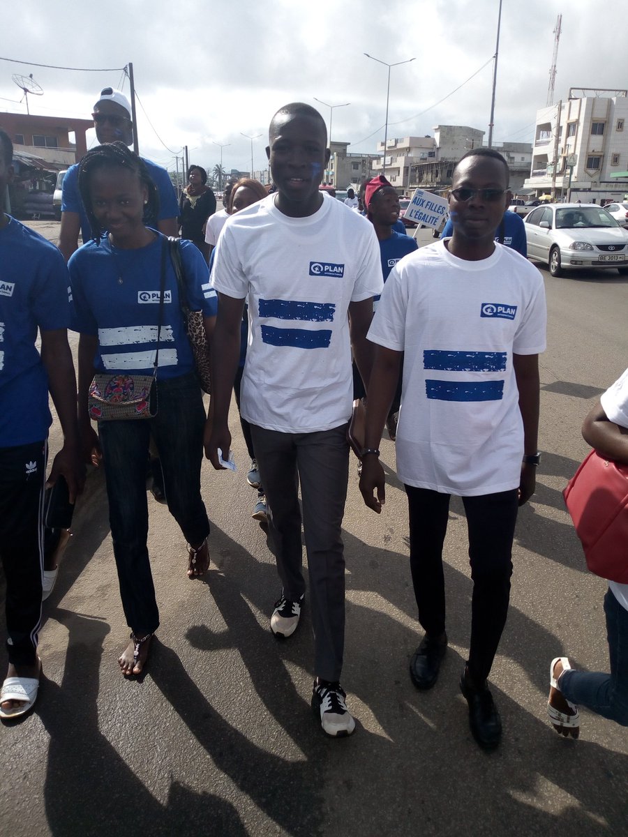 osseni_issa's tweet photo. La marche vers l'épanouissement des Jeunes Filles avec Plan Bénin International à l'occasion de la JIFI.

#PJB
#citoyens 
#NIMDBENIN
#FriedrichEbertStiftung
#UNFPA
#PlanBeninInternational https://t.co/iUhgPEbyTB
