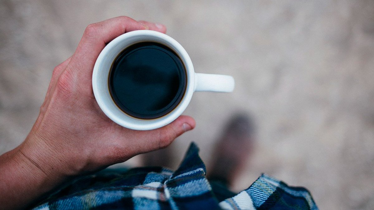 El consumo de #café puede reducir los cálculos biliares, así lo apunta un estudio danés con datos 104.493 individuos bit.ly/2lH6iZL Vía: <a href="/CFarmaceutico/">Correo Farmacéutico</a>