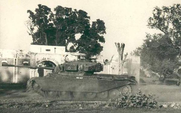 25 #RunawayPakArmyA Centurion tank of the Indian Army enters the Pakistani town of Phillora during the 1965 war!