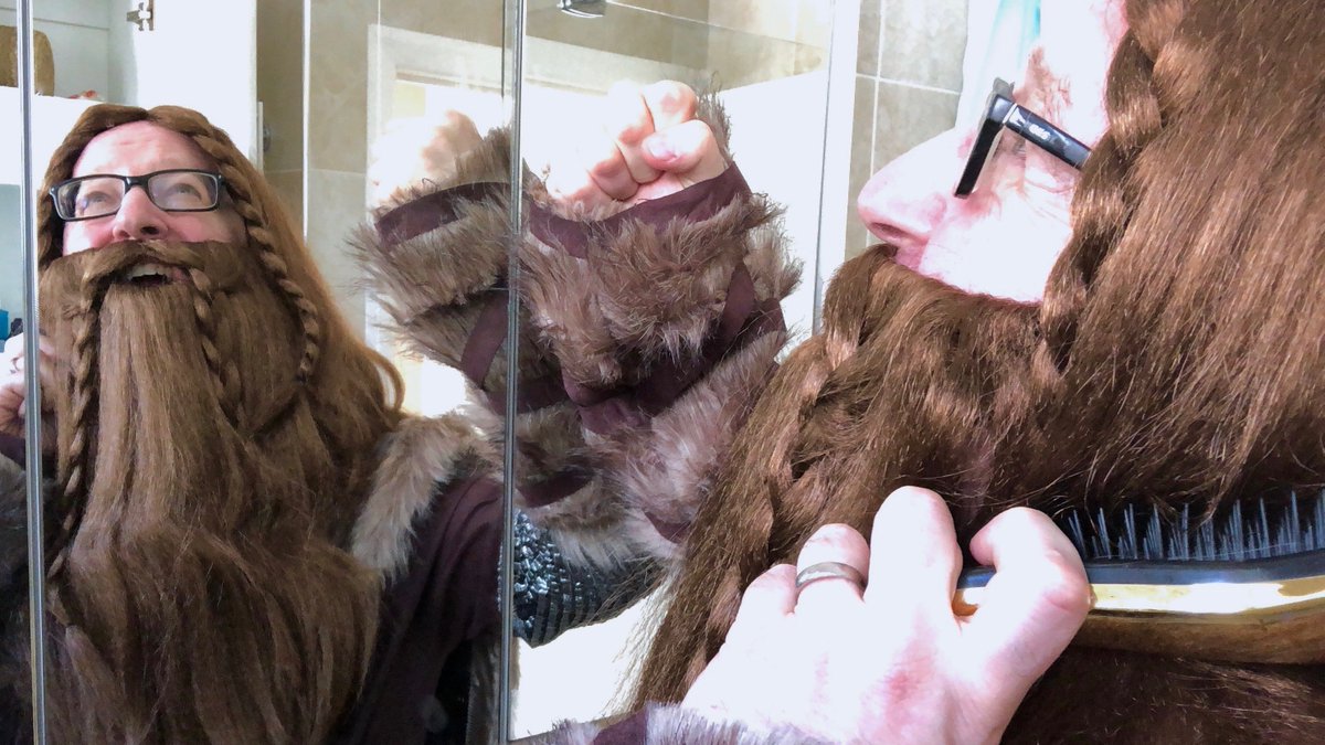 MarshallJulius's tweet photo. Accursed knots! Can't do anything with my hair this morning. #VikingProblems #Vikings https://t.co/B4Eb6PMn49 https://t.co/9fQKVBeP5i