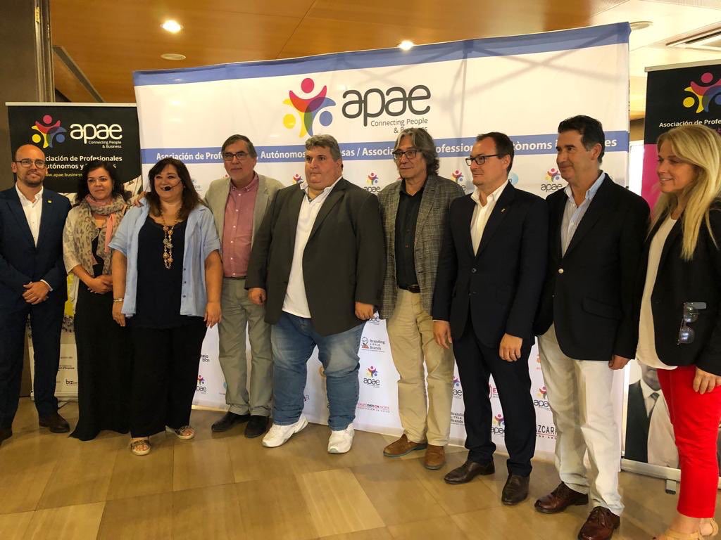 Avui la consellera de #Turisme Gemma Rodríguez Quiñonero, participa a la jornada organitzada per <a href="/apaebusiness/">APAE</a> al <a href="/golf_barcelona/">Club Golf Barcelona</a> i <a href="/HotelBCNGolf/">HotelBarcelonaGolf</a> amb la participació de més de 150 #pimes <a href="/TurismeBaixLlob/">TurismeBaixLlobregat</a> <a href="/AjSesrovires/">Ajuntament Sant Esteve Sesrovires</a> #BaixLlobregat #Networking #Negoci #Turisme #Ecologia
