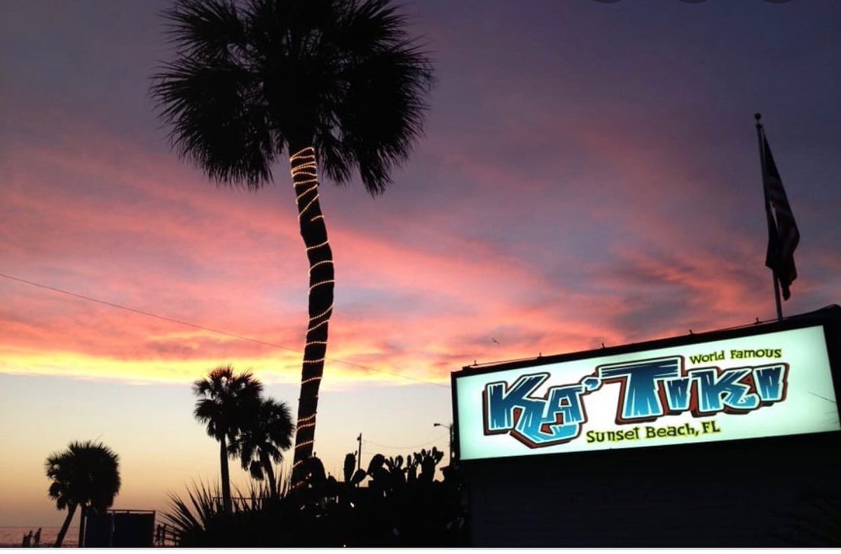 #katikibar #tonight #thomaswynnandthebelievers AT #katiki #sunsetbeach ! 7-11 #rocknsoul 🎵🎸🎤🥁🎹♥️