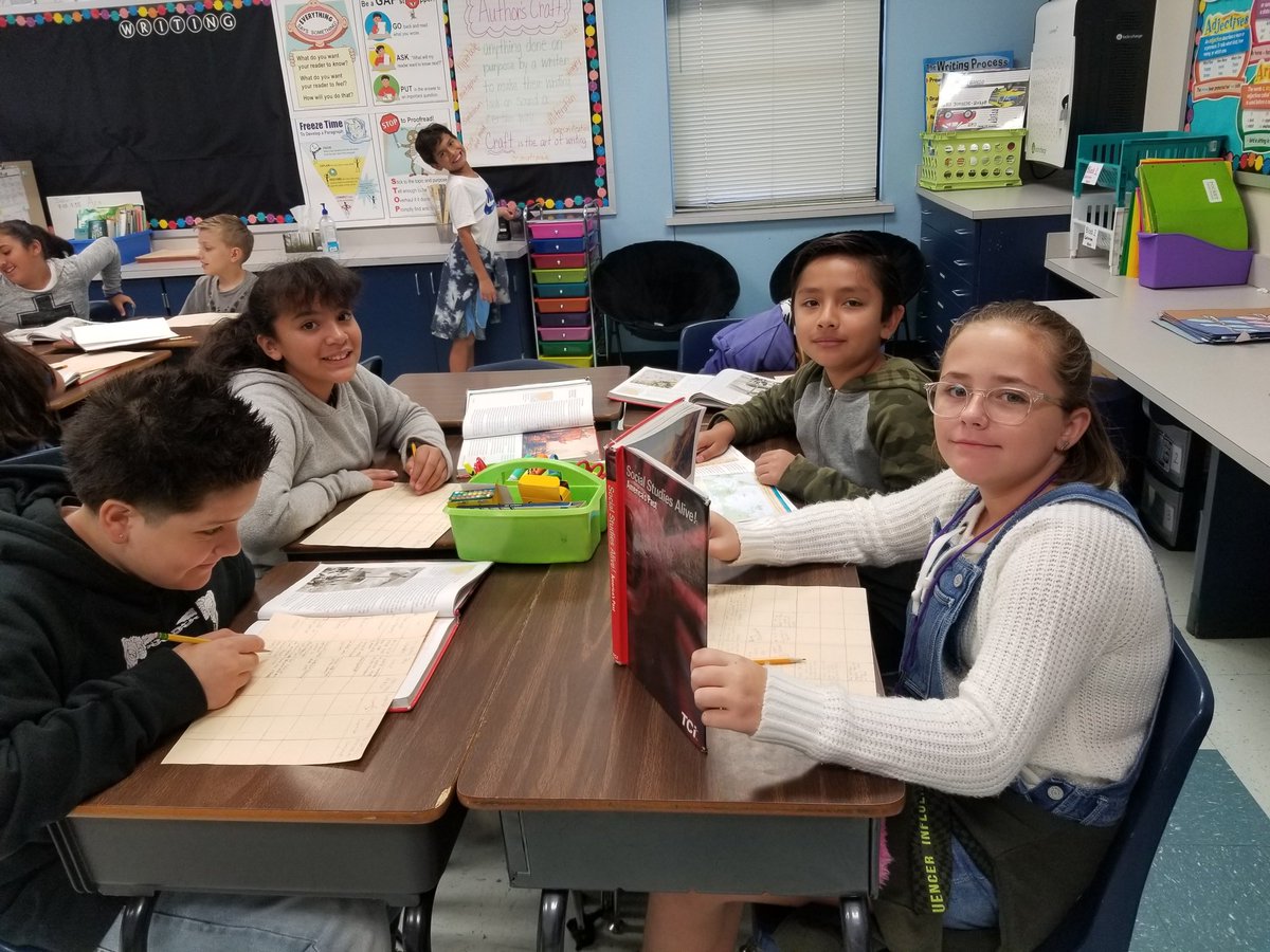 RERockets's tweet photo. Seeking new shores with 5th grade! Ms. Jackson's class is learning all about the explorers. Who were they? What impact did they have? What were they looking for? #rerockets #BirdvilleLearns #BirdvilleFutureGrads https://t.co/b3hWIvVAZW