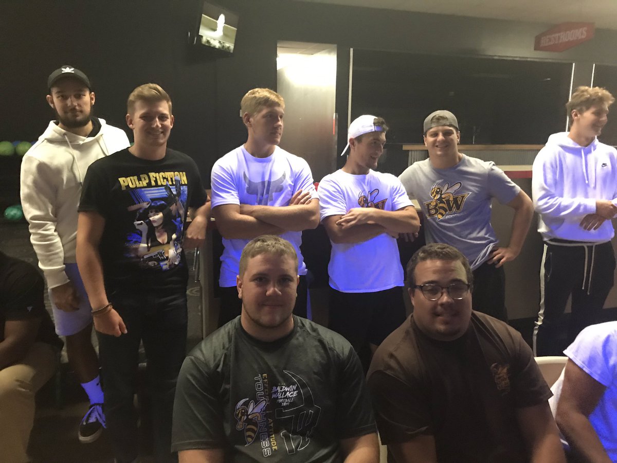 CoachO_2ndSznQB's tweet image. @BWYJFootball can bowl with the best of ‘em! #TeamBonding #Turkies #GreatShoes