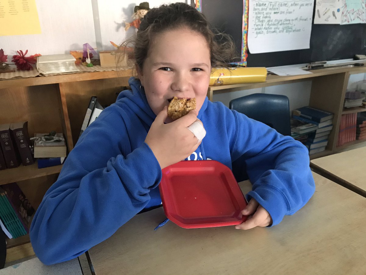 McMahon_HR's tweet photo. Thanks @wheatandpoppy for helping me with my Thanksgiving Food Friday; your Pumpkin Spice Scones were delicious! #wheatandpoppy #fall #treats #foodfriday #iwantseconds https://t.co/xaqvZKGDqg