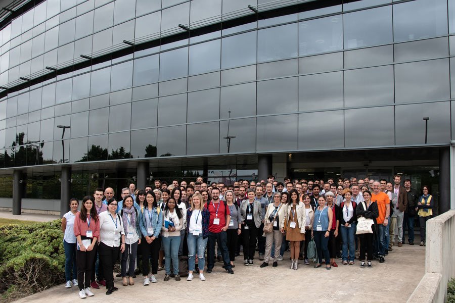 ALBAsynchrotron's tweet photo. #ICTSnews
LA COMUNIDAD DE USUARIOS DE #SINCROTRÓN DE ESPAÑA SE REÚNE EN EL #SINCROTRONALBA

#AUSE #ALBAusersmeeting
Alrededor d 150 delegados han debatido resultados científicos obtenidos con #luzdesincrotrón así como el futuro d estas instalaciones.

📲 https://t.co/UTpsN98grX👈 https://t.co/2pKz5uvwgg
