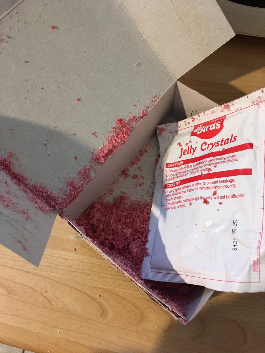 kbalsdon's tweet photo. @SeriousCustard Hi! I’ve emailed your lovely customer service team a few times about this (see pictures).🤔 I’m not sure what other info you need for this case?! https://t.co/BXDDiKVvlP