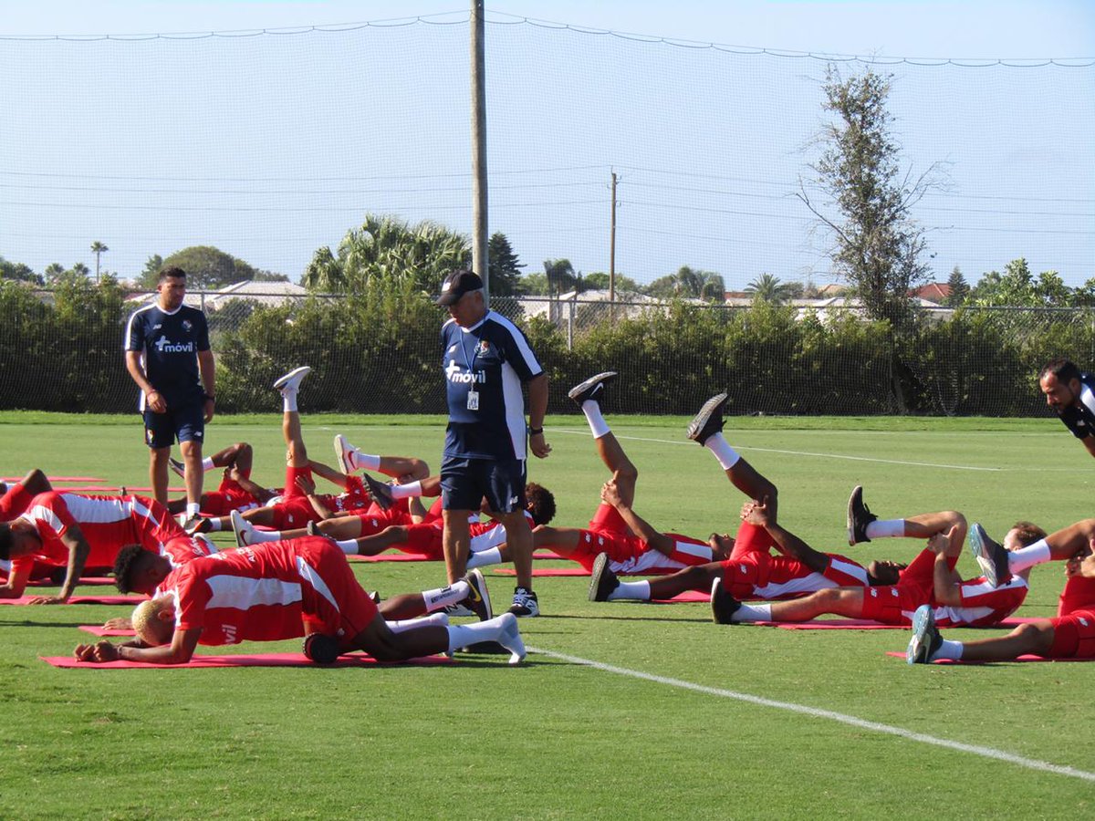 deportes_rpc's tweet photo. ¡PRIMERA SESIÓN 🇵🇦⚽💪🏼!

La Selección de Panamá culminó su primer entrenamiento del día, donde realizaron ejercicios de recuperación en cancha y piscina.

En la tarde se trabajará la parte táctica. #EstoyMareaRoja #VamosPanama https://t.co/upCZeKMkHw