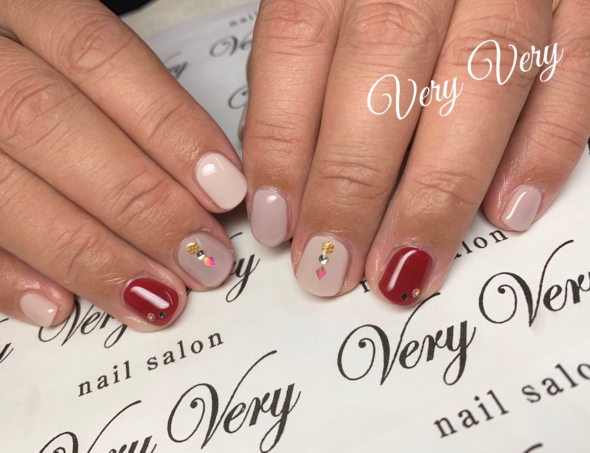 ネイルサロンveryvery Pa Twitter 秋カラーネイル シンプルネイル ボルドーネイル グレージュネイル ネイルサロンveryvery 札幌 ネイルサロンベリーベリー 札幌ネイルサロン ブリオンネイル 秋ネイル 冬ネイル 秋冬ネイル ダイヤホロ ストーンネイル