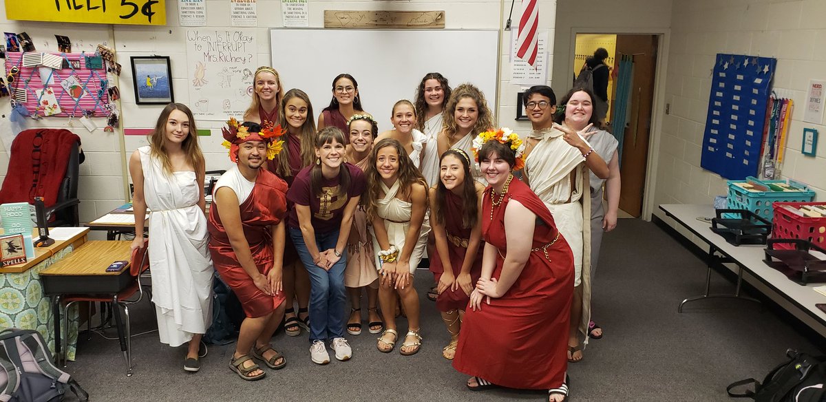 Richey0616's tweet photo. And the seniors take the spirit stick! #PHSHoco2019 https://t.co/OQwzLPLoEO