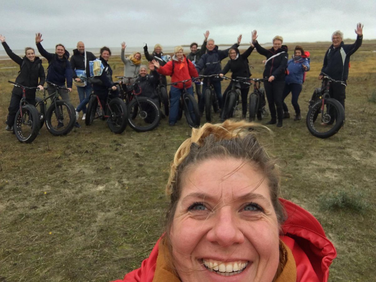 MeetinFriesland's tweet photo. Wat ga je als bedrijfsuitje doen als het regent? Precies, een fatbiketour. Trotseer Terschelling met een fatbike en voel de wind en regen door je haren. Meer weten? https://t.co/yzTmd0mPQj #siteevent #meetcentives #incentives #eventplanners #terschelling #fatbike #bedrijfsuitje https://t.co/3jc3x6uYEs