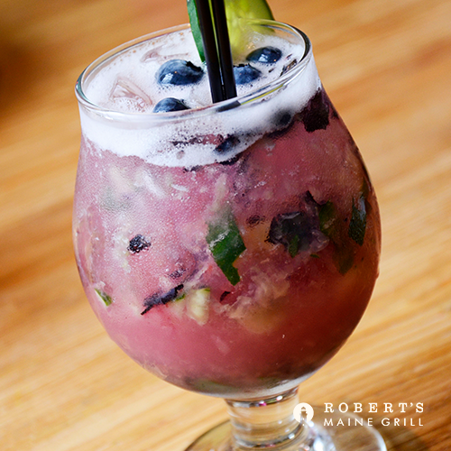 RobertsMEGrill's tweet photo. Wine?✔️ Beer?✔️ Cocktails?✔️ Mocktails?✔️ No matter your preferred beverage, our extensive bar list has an option to suit your taste. 🍸 https://t.co/R7j9nmIpRV
