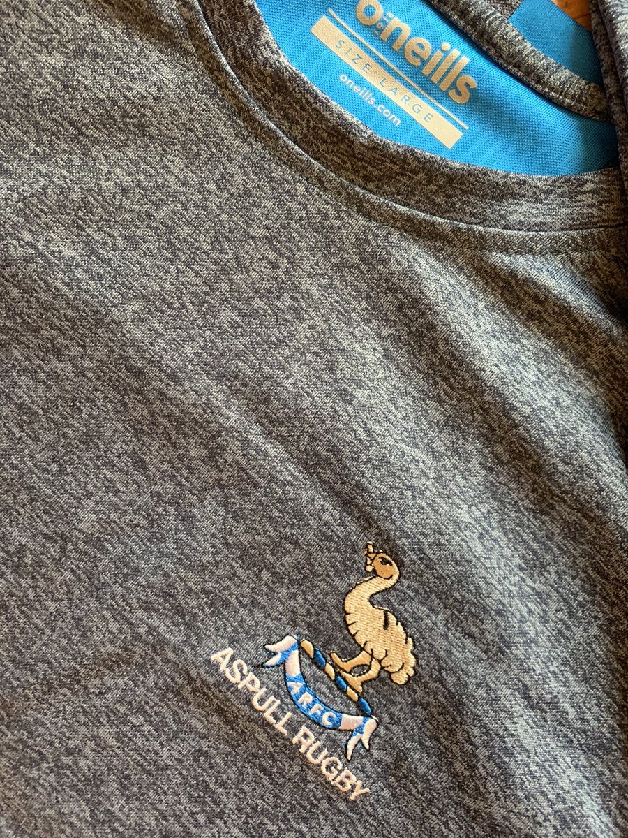 Aspullrfc's tweet image. Here is a sneaky peak of our new 1st XV warm up gear which will have its first outing tomorrow.
A huge thank you goes to Roger @ukindustrialservices for their continued support and kitting the lads out in all the best gear.
#uptheemus #aspullrfc #aspull #warmupgear