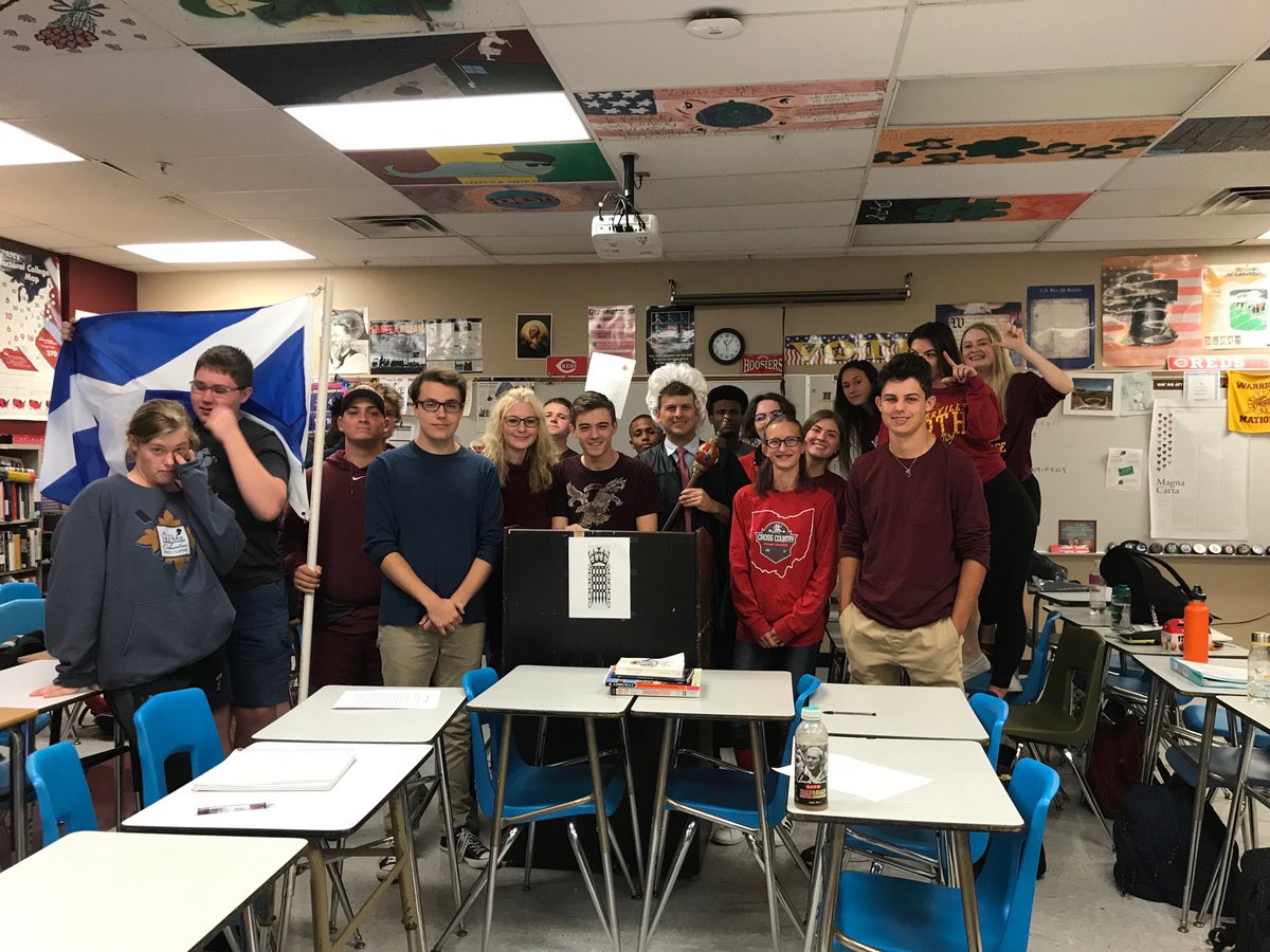 bradyj5's tweet image. And one with the powdered wigged speaker! #APComparative #5/6