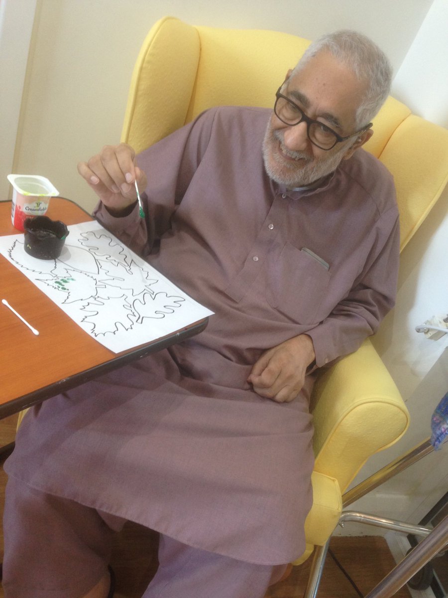 RowallanHouse's tweet photo. Great fun today @RowallanHouse creating beautiful #autumn pictures @EOLCbhrut1 @carehome_co_uk @NAPAlivinglife https://t.co/nLMKz8h5n7