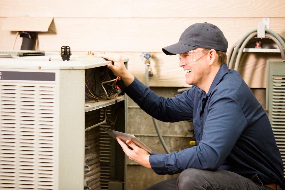 AirCoDFW's tweet photo. Make comfort simple this Winter and avoid a heating system breakdown. Schedule your heating Tune-Up service today: (817) 591-1225 https://t.co/Q2STY8HI3L
