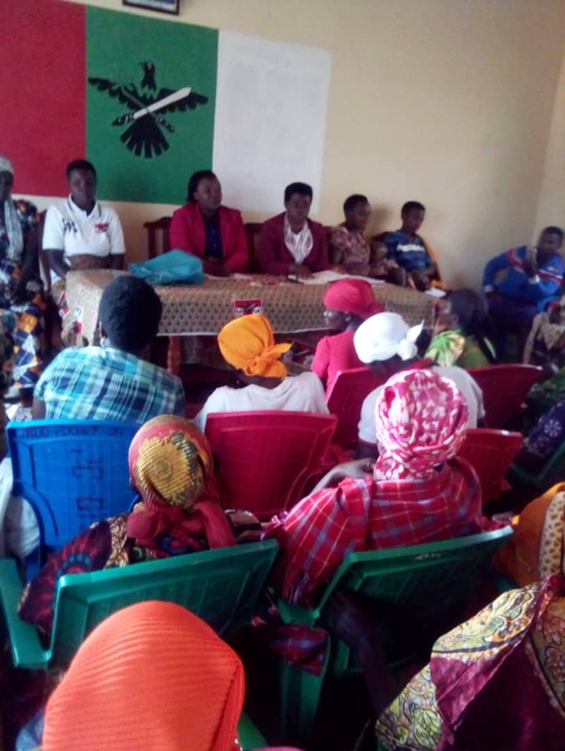 CnddFd's tweet photo. Uno munsi uwurongoye umuhari w'abakenyererarugamba mu ntara ya Rutana yari yaramutse ahura n'abakenyererarugamba  bo muri Komine Gitanga kugira bahanahane ivyiyumviro muri ibihe twimirije amatora  Mukomere https://t.co/TkGvvP7Z1p