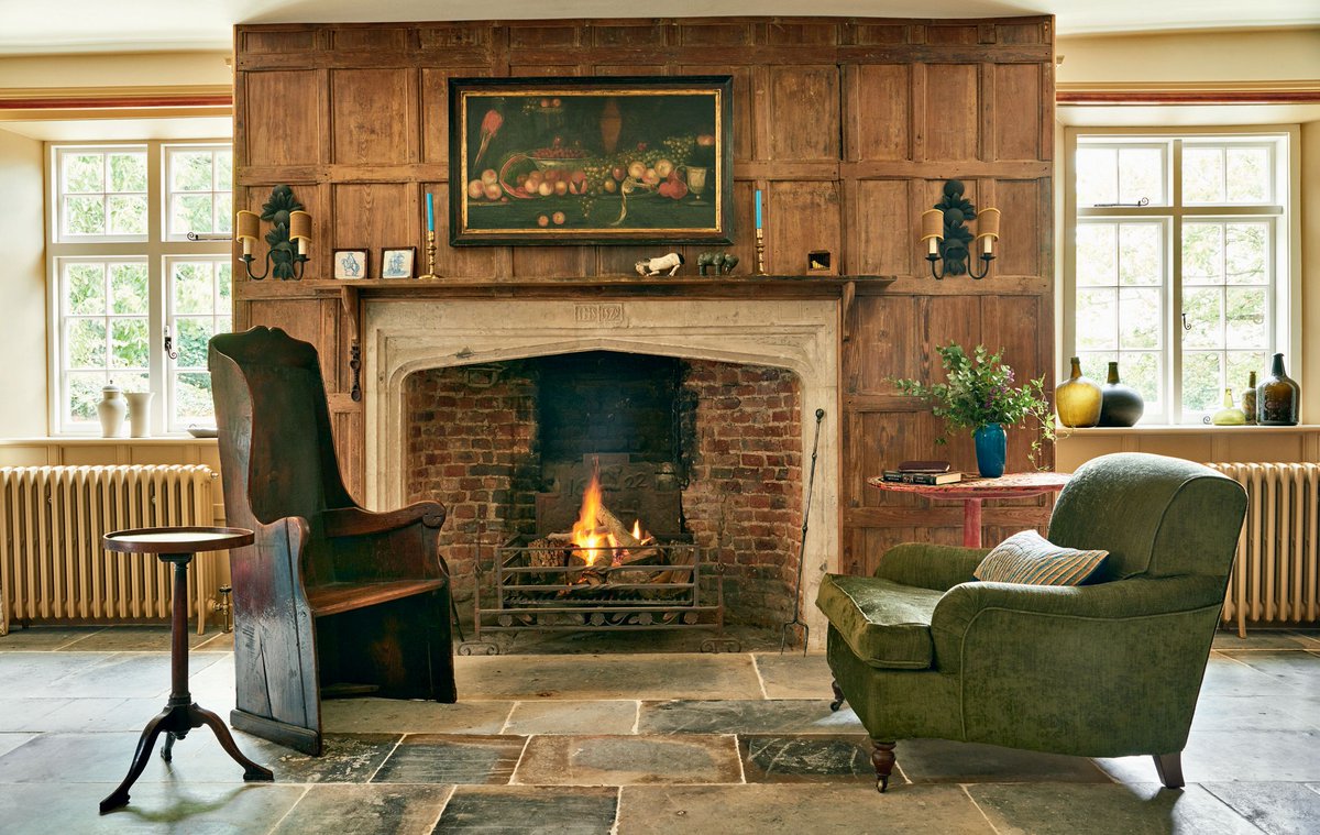 _houseandgarden's tweet photo. A 17th-century farmhouse decorated with integrity by Max Rollitt: https://t.co/LQjDeeuuXI https://t.co/zPfYHr3gu7