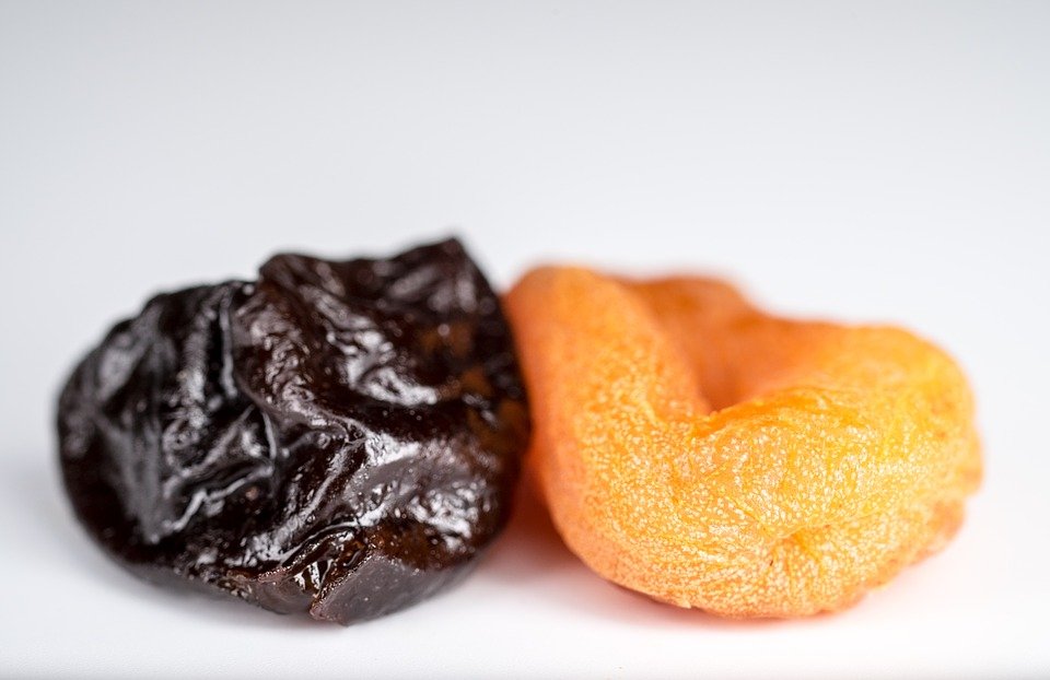ProfWhelan's tweet photo. What is the impact of dried fruit on health?

Great source of #fibre #fiber and #polyphenols but also sugar and what impact on dental health and nutrient intake?

Read our review of the evidence here 
https://t.co/rEeamt8tqr https://t.co/5jsL5czVJe
