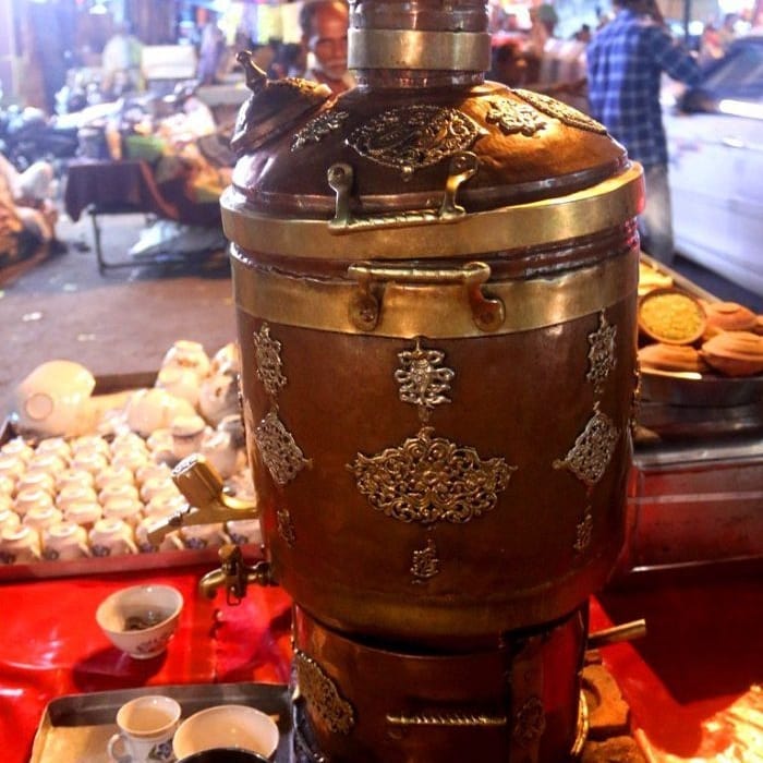 StreetsThatTalk's tweet photo. Have you ever tried PINK TEA? A unique tea served in #Lucknow called #KashmiriChai. 

At: Iqbal ki mashoor kashmiri Chai, Aminabad OR Akbari Gate #Lucknow .
Photos: Asoulwindow.
#TSLucknow #Lucknowdiaries #lucknowfoodies #upfoodies #lucknowblogger #lucknowfood #lucknowtrip https://t.co/oxIFv9zh39