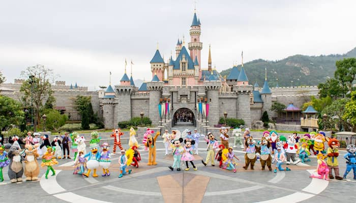 NmasteIndiaTrip's tweet photo. Here are some of the top 20 places you cannot miss out on visiting during your trip to Hong Kong... https://t.co/iWsxSRabfp #HongKongDisneyland #OceanPark #TempleStreetNightMarket #VictoriaPeak #RepulseBay #ManMoTemple #LanKwaiFong #StarFerry #AvenueOfStars #BigBuddha and More https://t.co/M4Qzb7mVGs