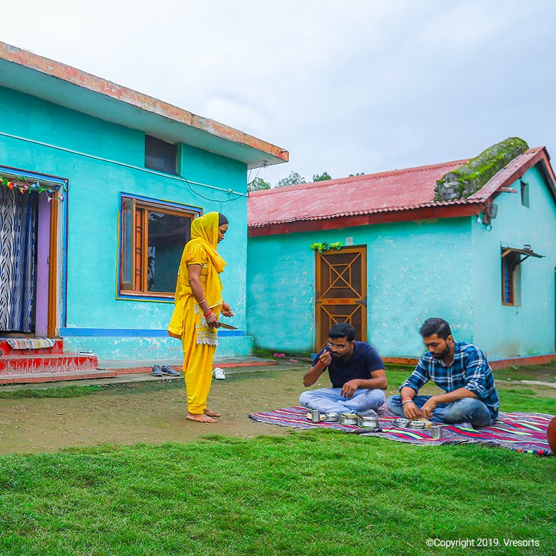 #LocalExperienceWithV
A pinch of patience &amp; a dash of kindness, a spoonful of laughter &amp; heap of love is all which is needed at a dining table. #Homecooked food prepared &amp; served by #villagers using locally grown vegetables. #Experience #warmthofvillage #Sattal #VillageLunch