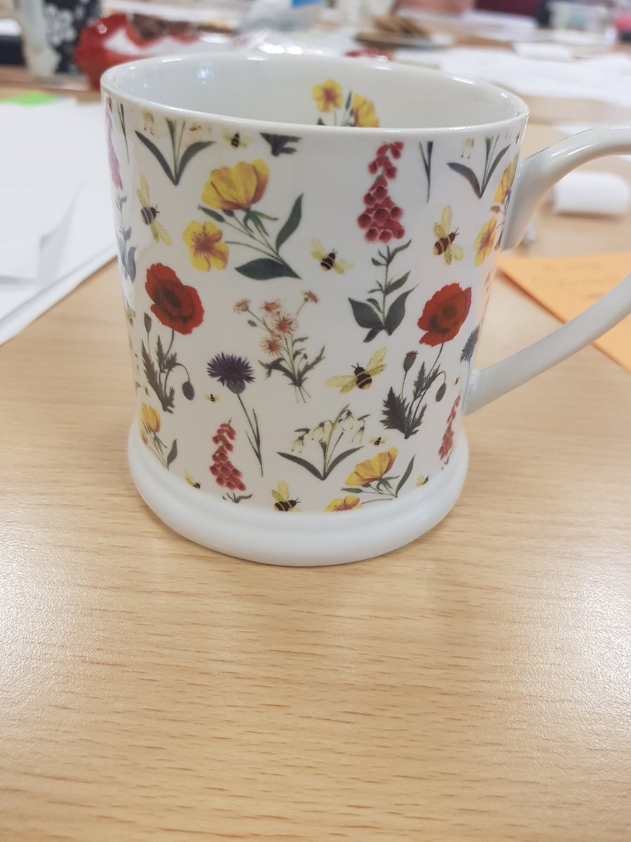 So lovely to be treated to a world class coffee in a beautiful mug made by the one & only @ChrisGaynor4 & a hug from @MowbrayLibrary Love you guys xx