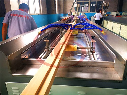 tongsanmachine's tweet image. 1,material: PVC+wood
2,extruder:high output conical double screw
3,calibrator:high speed cooling
4,cutter: auto cutter #wpcWindowAndDoorFrameMakingMachine #pvcWindowMachine #wpcDoorFrameExtrusionLine #pvcDoorMakingMachine #pvcProfileMachine