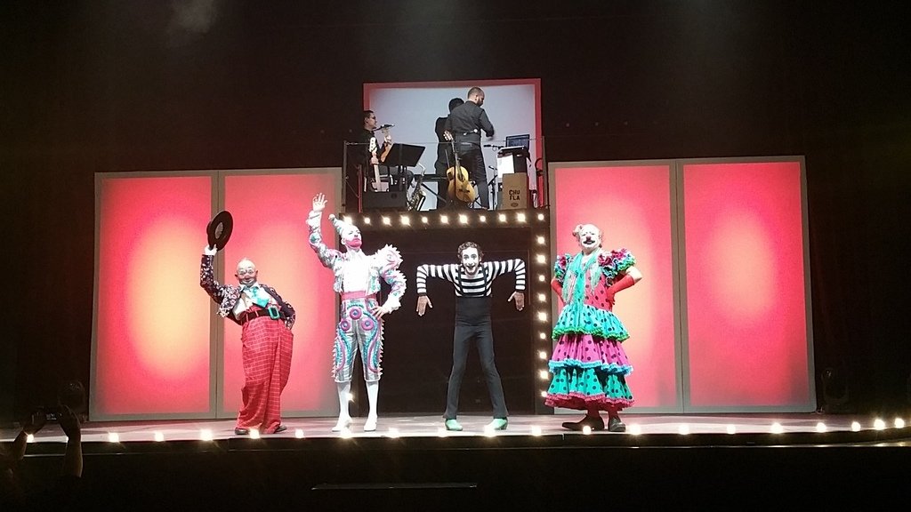 ¿Quién creees que es más #chufla ,Tomasito, Manuel Tallafé, Oriolo o Fernando Soto?  
Los 4 sobre las tablas son unos maestros mezclando el circo con el flamenco en esta original propuesta 🎪🤡💃
Si quieres volver a ver <a href="/chuflaquechufla/">Chufla • El Espectáculo</a> 👇
rtve.es/alacarta/video…