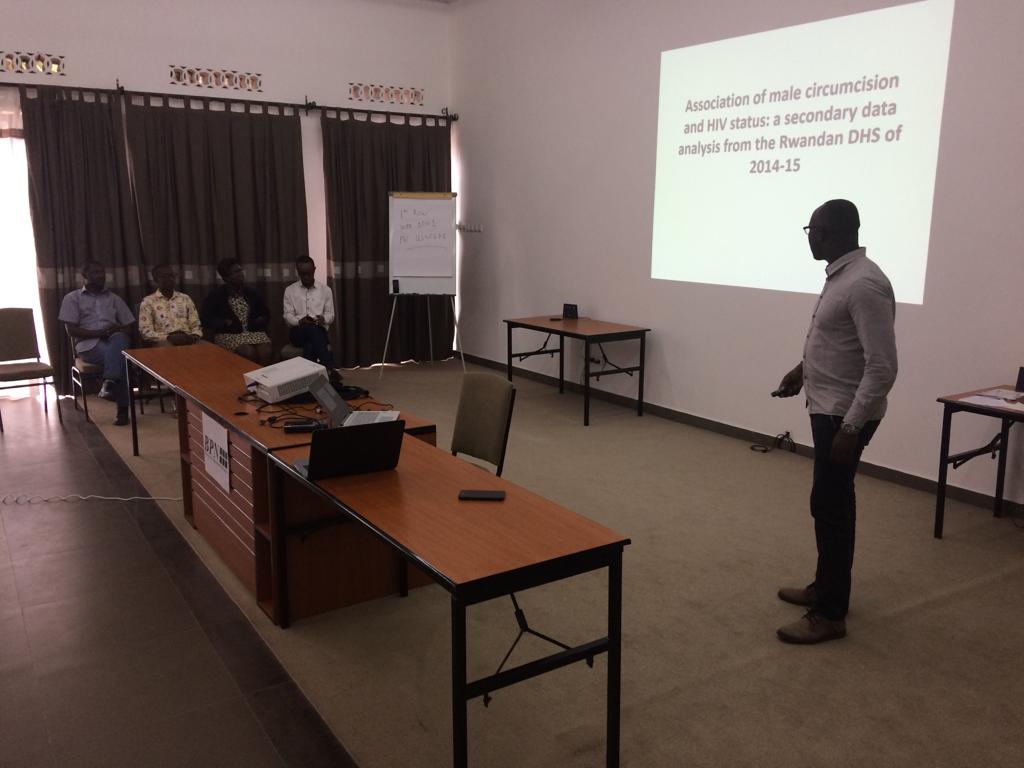 MHB_Research's tweet photo. Happening now:
Group presentations of the developed research studies from #RwandaDHS 2014/15
Grp 1 Presentating on #AntenatalCare
Grp 2 Presentating on #Malaria
Grp 3 Presentating on #GBV
Grp 4 Presentating on male #Circumcision and #HIV status
#DHS
#SecondaryDataAnalysis https://t.co/UqCWYJN7d4