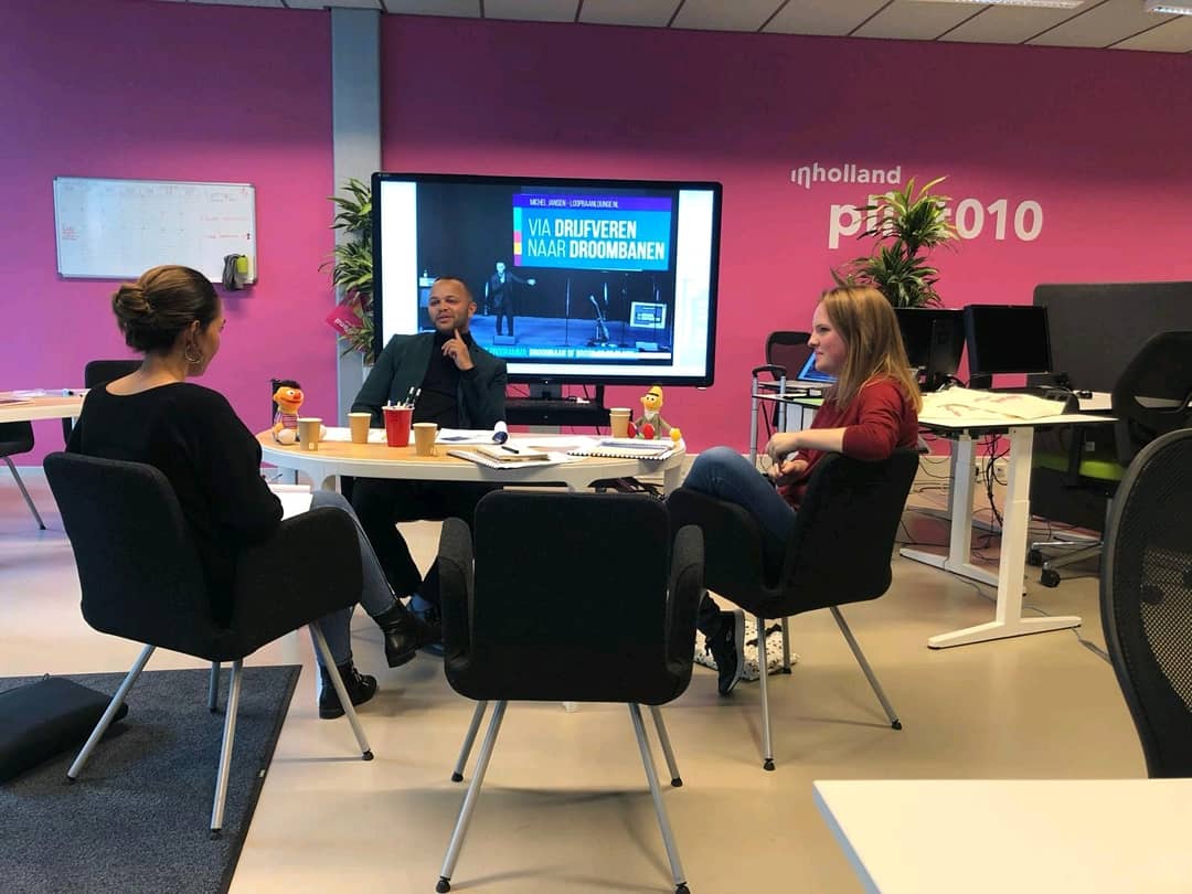 LoopbaanLounge's tweet image. 🎯 | GUERRILLA JOBMARKETING
Verover de baan waar je fluitend naar toe gaat!

#Wrokko x @LoopbaanLounge x @InhRotterdam #inholland #inhollandRotterdam