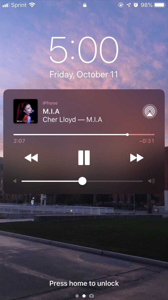 MakiLloyd's tweet photo. #MIA 💕⚡️ https://t.co/O70EUiRUkg