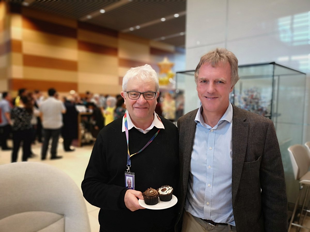 TheCrick's tweet photo. We're celebrating today with our newest Nobel laureate Peter Ratcliffe! 🧁 ☕🎈 After giving a great talk this morning, here he is with our director and fellow laureate Paul Nurse.

@NDMOxford | @magdalenoxford | #NobelPrize https://t.co/62rVBo3RJ3